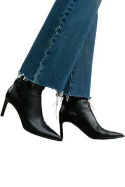 NILI LOTAN Calla Jeans in^ Denim